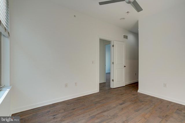 2104 KENSINGTON WALK, Philadelphia, PA 19125