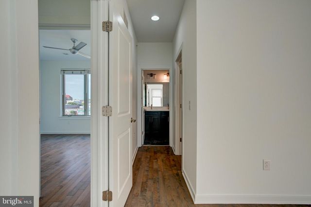 2104 KENSINGTON WALK, Philadelphia, PA 19125