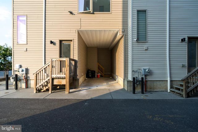 2104 KENSINGTON WALK, Philadelphia, PA 19125