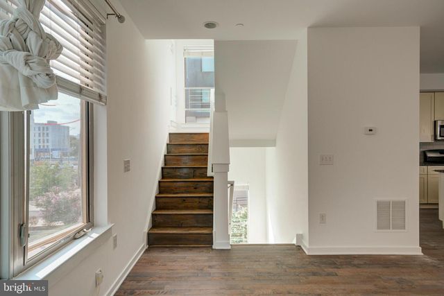 2104 KENSINGTON WALK, Philadelphia, PA 19125