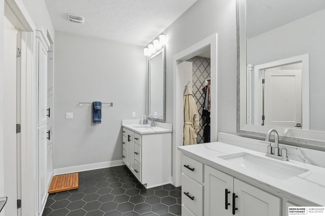 3006 N 193rd Street, Omaha, NE 68022