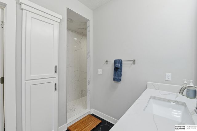 3006 N 193rd Street, Omaha, NE 68022