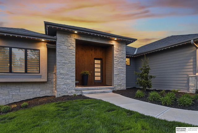 3006 N 193rd Street, Omaha, NE 68022