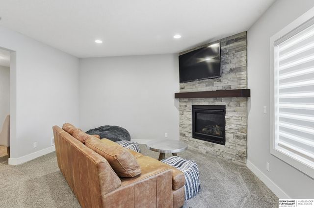 3006 N 193rd Street, Omaha, NE 68022