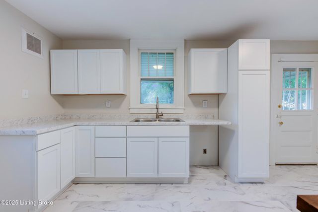 117 S Shawnee Terrace, Louisville, KY 40212