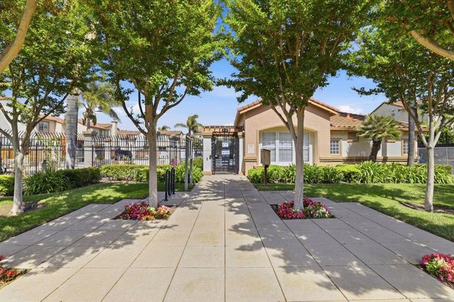 2207 Gianera Street, Santa Clara, CA 95054