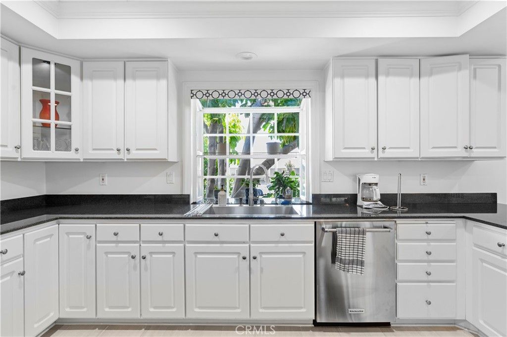 Image 16 of property listing at 22509 Charlestown, Calabasas, CA 91302