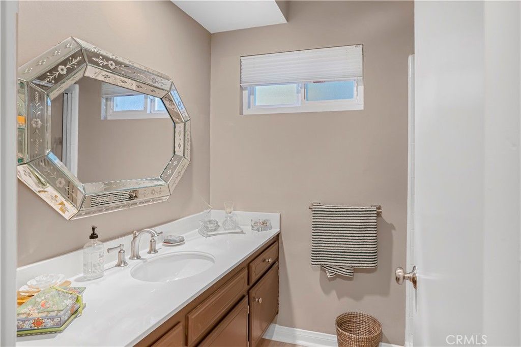 Image 19 of property listing at 22509 Charlestown, Calabasas, CA 91302