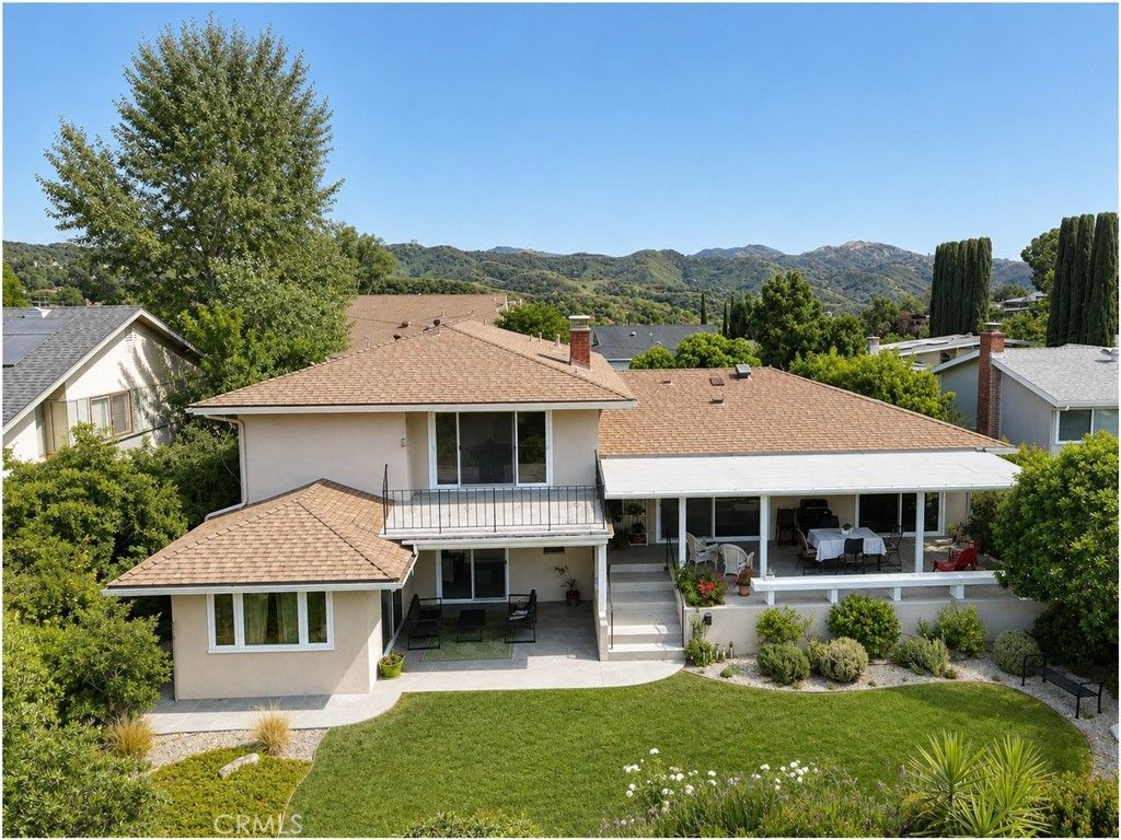 Image 2 of property listing at 22509 Charlestown, Calabasas, CA 91302