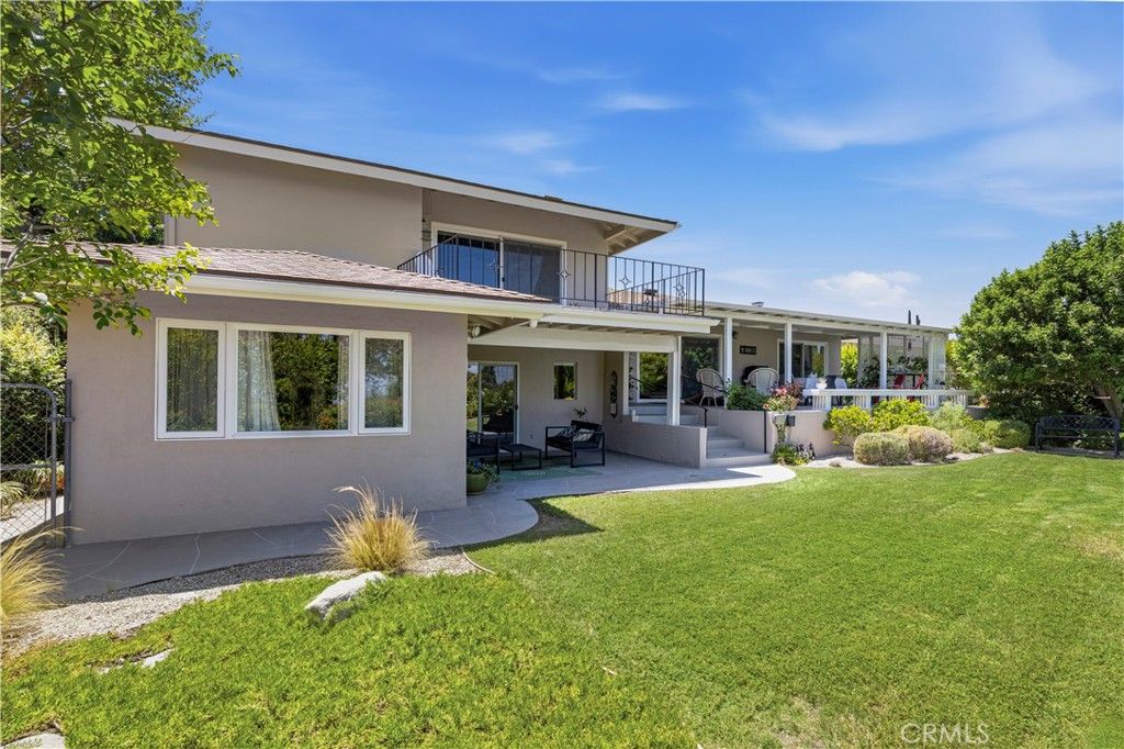 Image 22 of property listing at 22509 Charlestown, Calabasas, CA 91302
