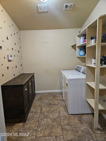 2250 S Lamonica Way, Safford, AZ 85546