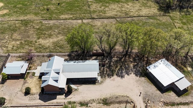 712 Sunset Dr, Espanola, NM 87532