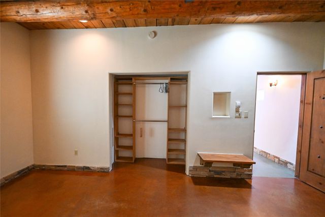 712 Sunset Dr, Espanola, NM 87532