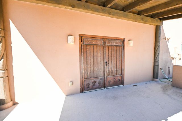 712 Sunset Dr, Espanola, NM 87532