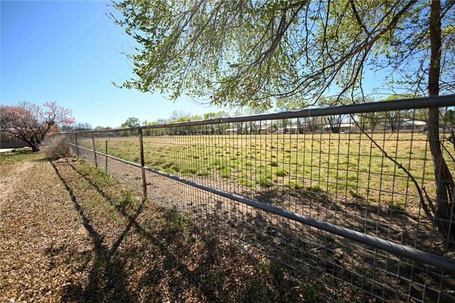 712 Sunset Dr, Espanola, NM 87532