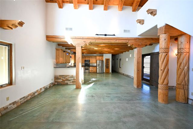 712 Sunset Dr, Espanola, NM 87532