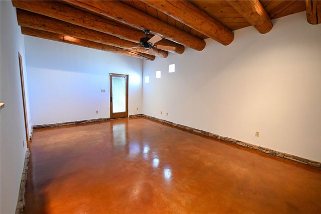 712 Sunset Dr, Espanola, NM 87532