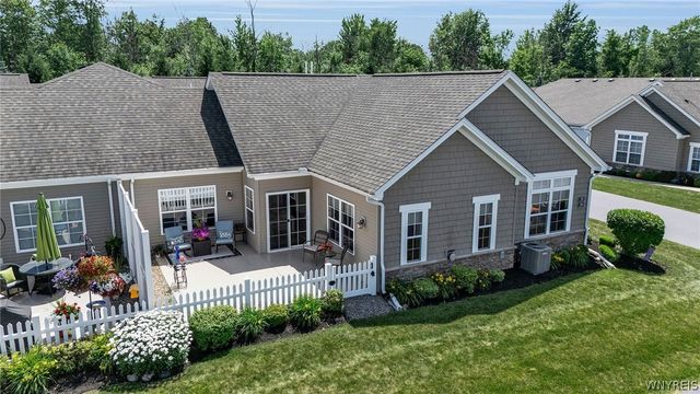 5665 Southwestern Boulevard 21C, Hamburg, NY 14075