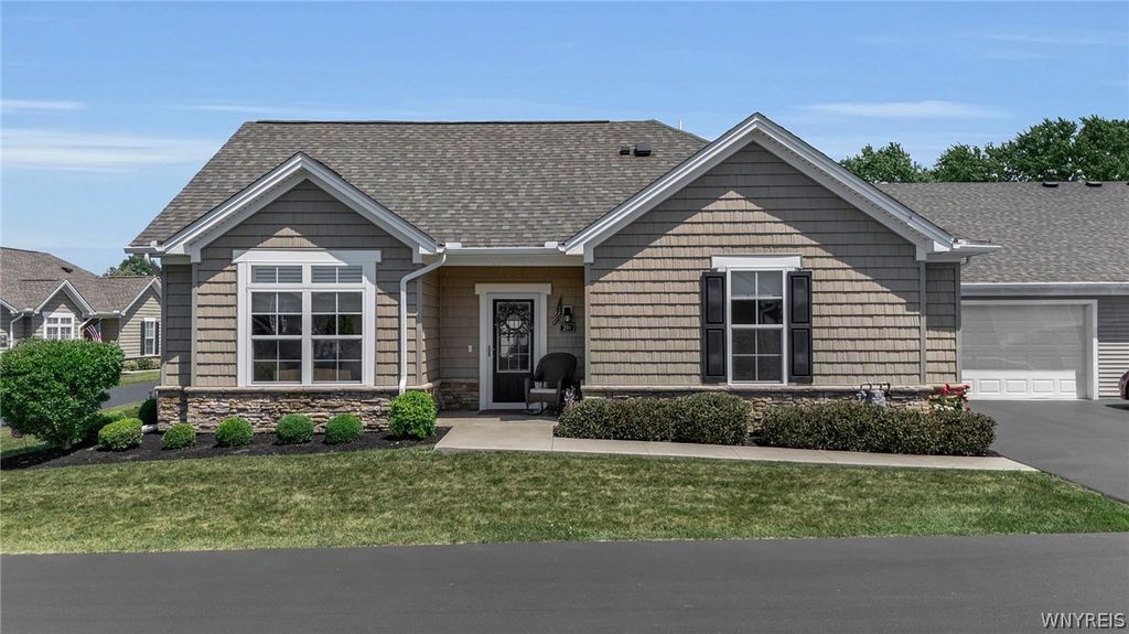 5665 Southwestern Boulevard 21C, Hamburg, NY 14075