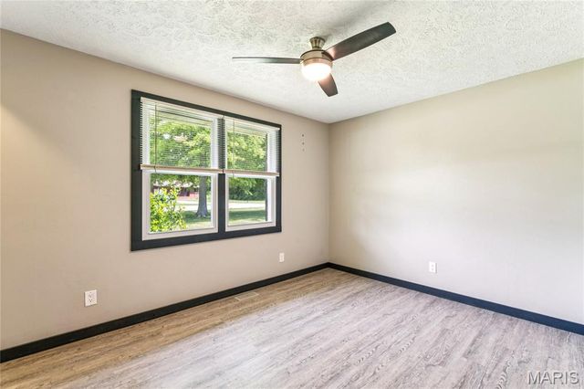 2300 Seiler Road, Alton, IL 62002