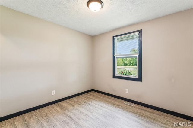 2300 Seiler Road, Alton, IL 62002