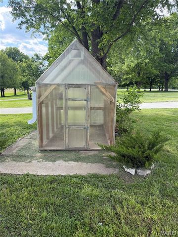 2300 Seiler Road, Alton, IL 62002
