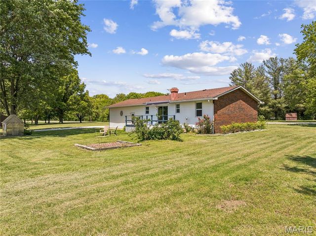 2300 Seiler Road, Alton, IL 62002