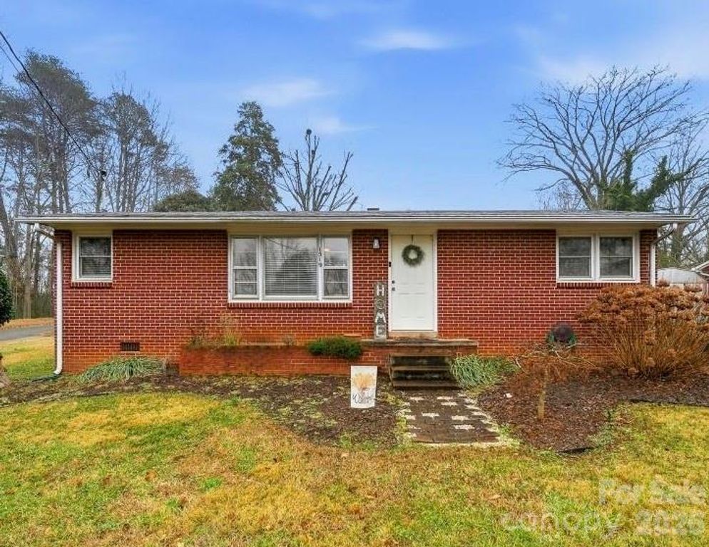 1519 N Frye Avenue, Newton, NC 28658