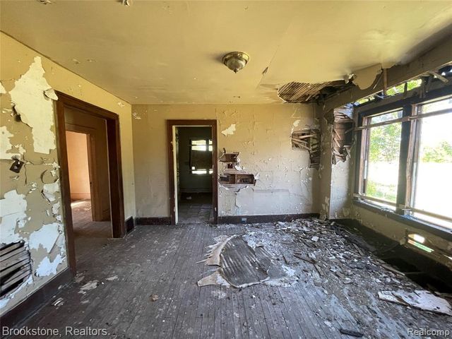 12610 Hamburg Street, Detroit, MI 48205