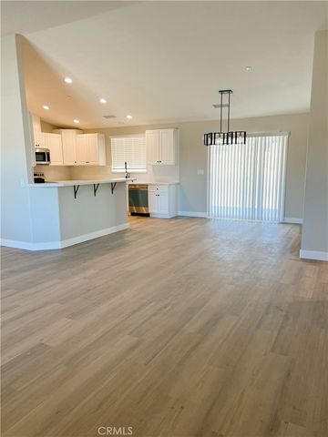 16438 Llanada Avenue, Victorville, CA 92394