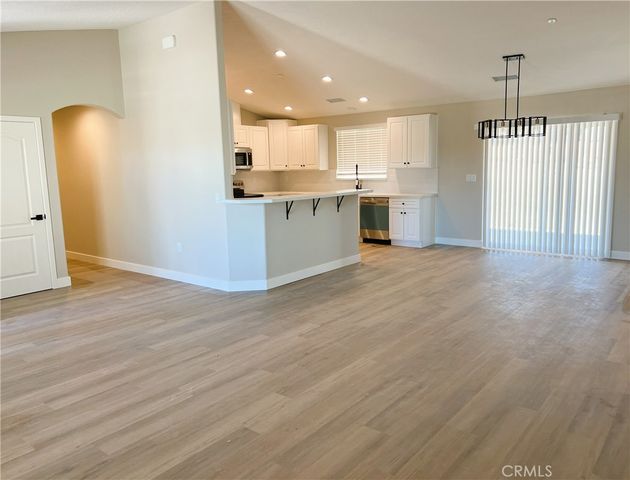 16438 Llanada Avenue, Victorville, CA 92394