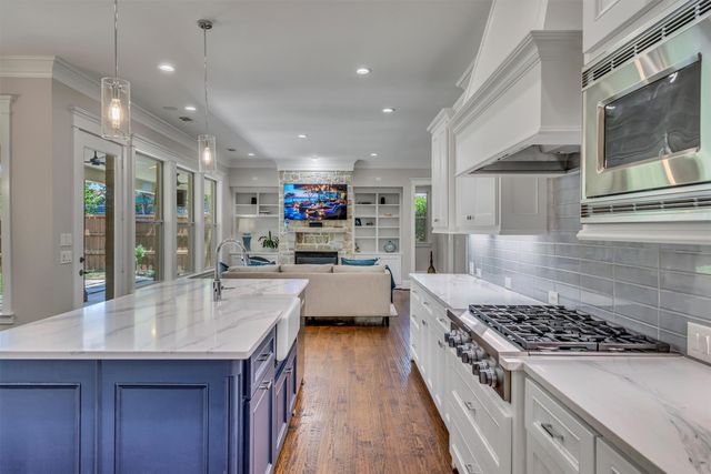 6811 Deloache Avenue, Dallas, TX 75225