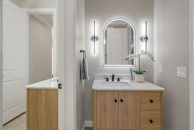 6811 Deloache Avenue, Dallas, TX 75225