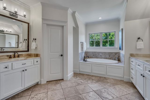 6811 Deloache Avenue, Dallas, TX 75225