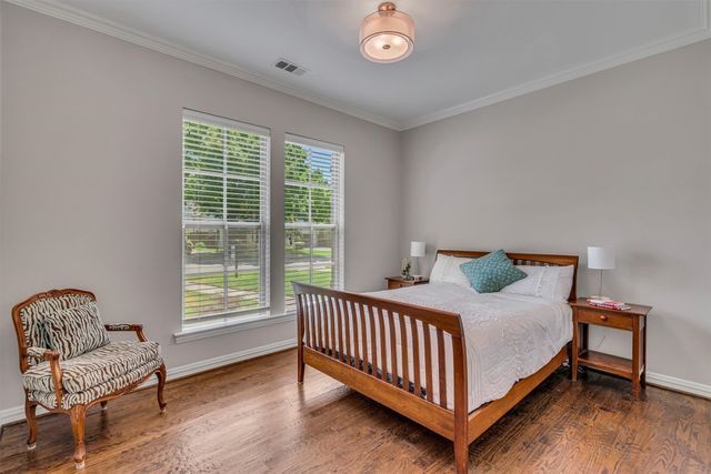 6811 Deloache Avenue, Dallas, TX 75225