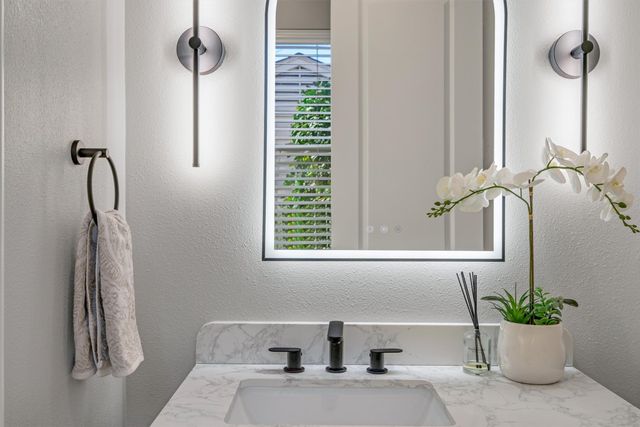 6811 Deloache Avenue, Dallas, TX 75225