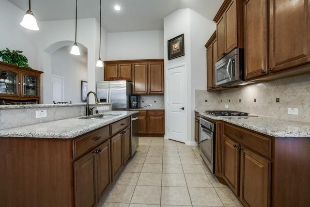 181 Hampton Drive, Fate, TX 75087