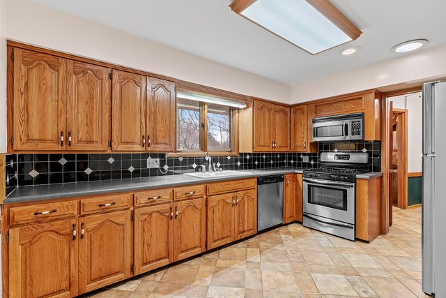 2161 S Catalina Avenue, Springfield, MO 65804