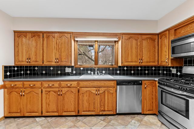 2161 S Catalina Avenue, Springfield, MO 65804