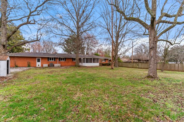 2161 S Catalina Avenue, Springfield, MO 65804