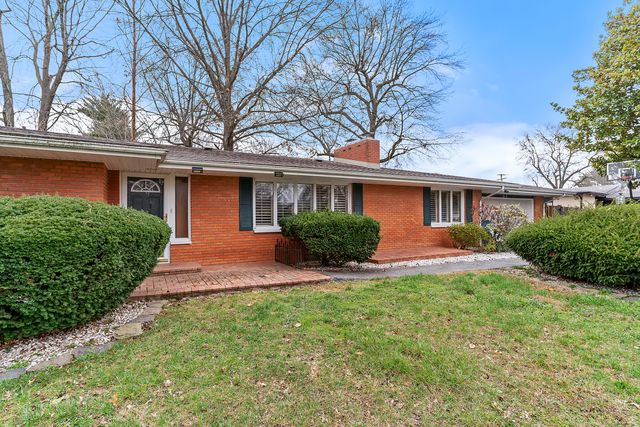 2161 S Catalina Avenue, Springfield, MO 65804