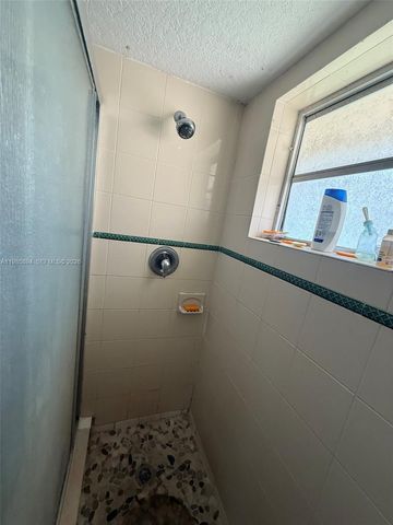 4136 Inverrary Dr 15C, Lauderhill, FL 33319