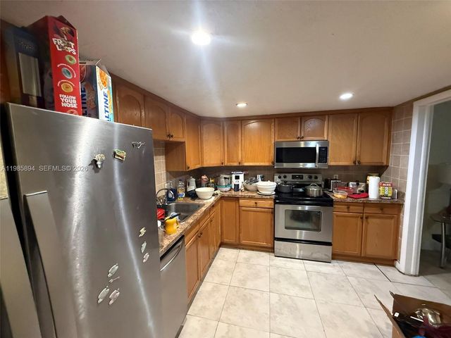 4136 Inverrary Dr 15C, Lauderhill, FL 33319