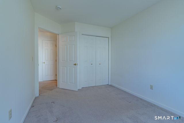 872 Glacier Way 872, Southington, CT 06489