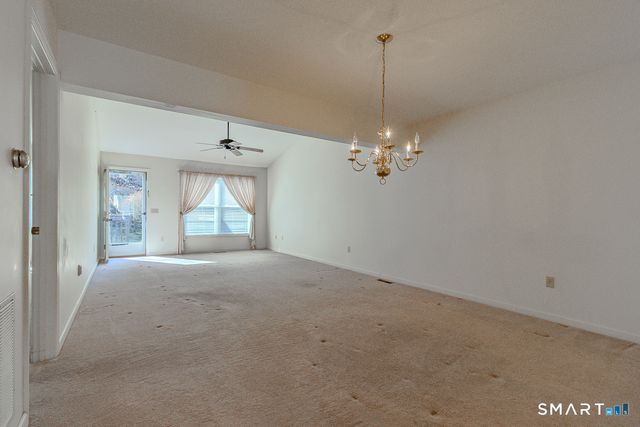 872 Glacier Way 872, Southington, CT 06489