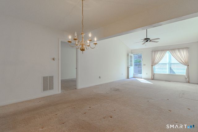 872 Glacier Way 872, Southington, CT 06489