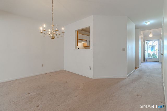 872 Glacier Way 872, Southington, CT 06489