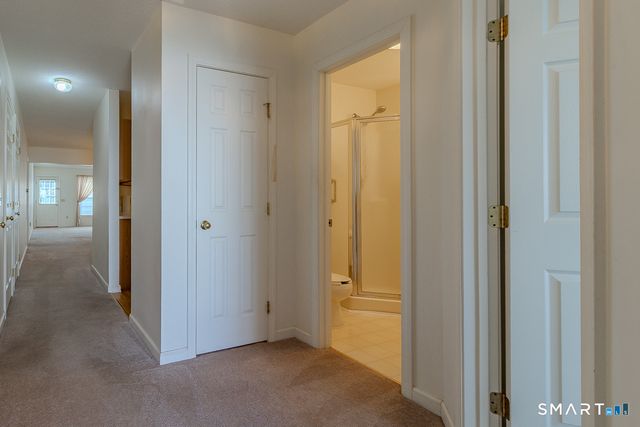 872 Glacier Way 872, Southington, CT 06489