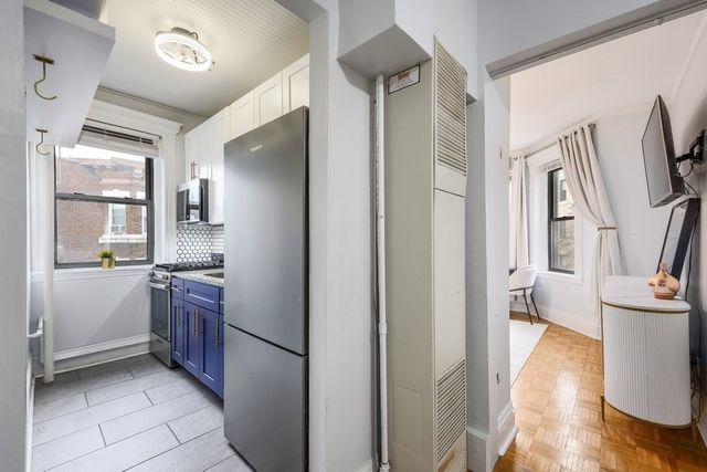 51 Park Dr 25, Boston, MA 02215