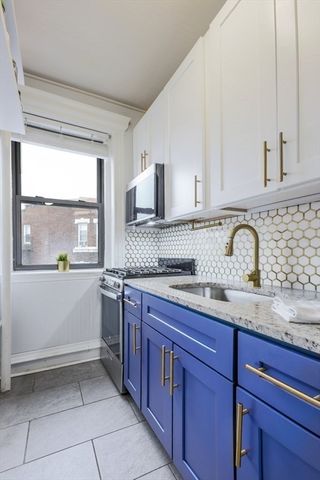 51 Park Dr 25, Boston, MA 02215